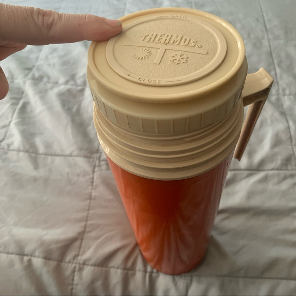 Vintage 1970s Thermos Orange Food Storage Container with Handle - Picture 6 of 9